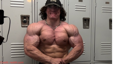 Sam Sulek receiving his IFBB Pro Card at the 2025 Arnold Amateur