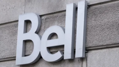 Canadians affected by the Bell Canada Service Outage 2025, facing internet and mobile disruptions.