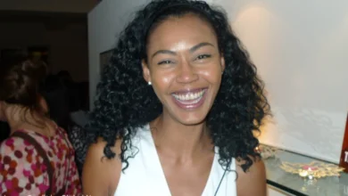 Juliette Powell smiling on set during her time as a MuchMusic VJ