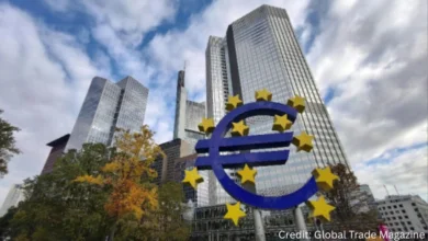 “Skyline of New York and Frankfurt symbolizing U.S. market dominance and Europe’s economic slowdown”
